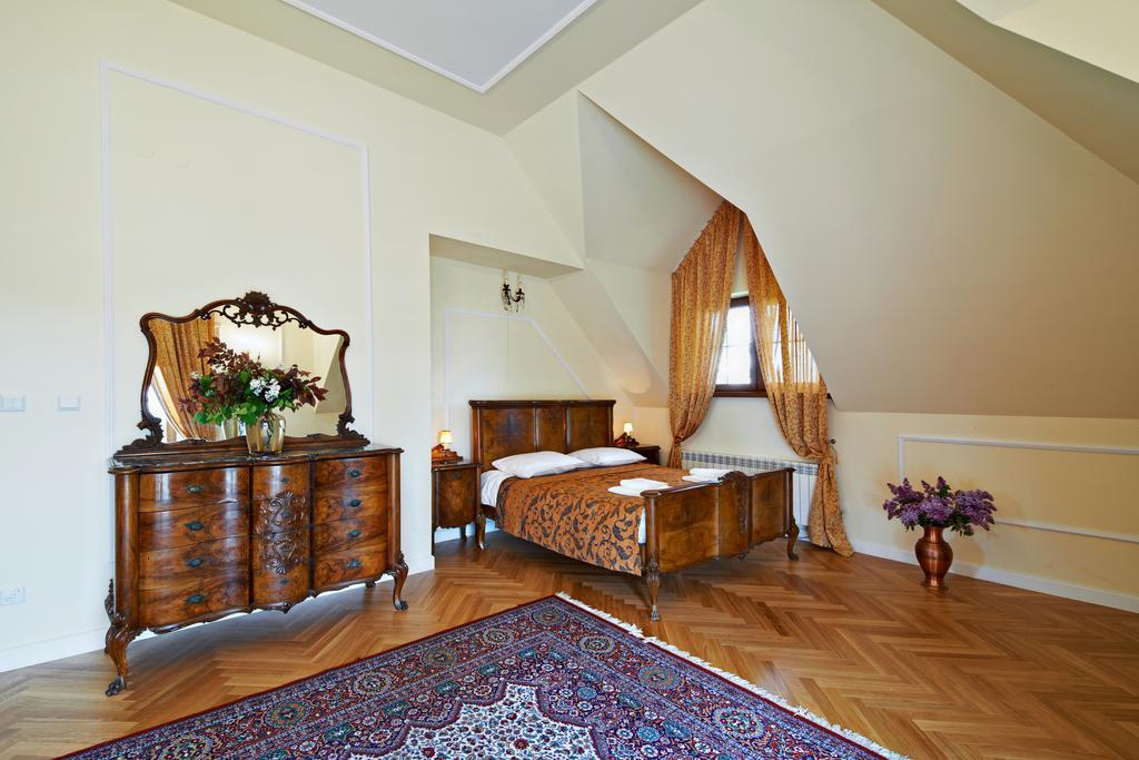 Dwor Osmolice Bed & Breakfast Bialki Dolne ภายนอก รูปภาพ