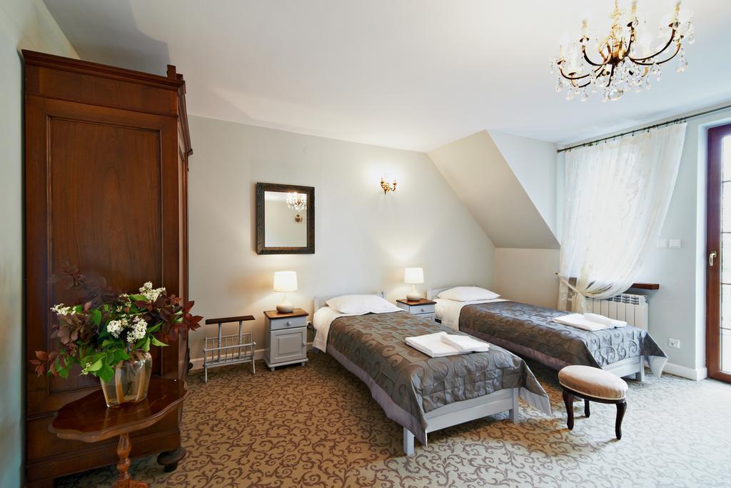 Dwor Osmolice Bed & Breakfast Bialki Dolne ภายนอก รูปภาพ