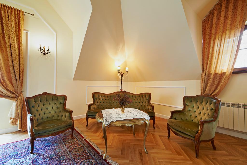 Dwor Osmolice Bed & Breakfast Bialki Dolne ภายนอก รูปภาพ