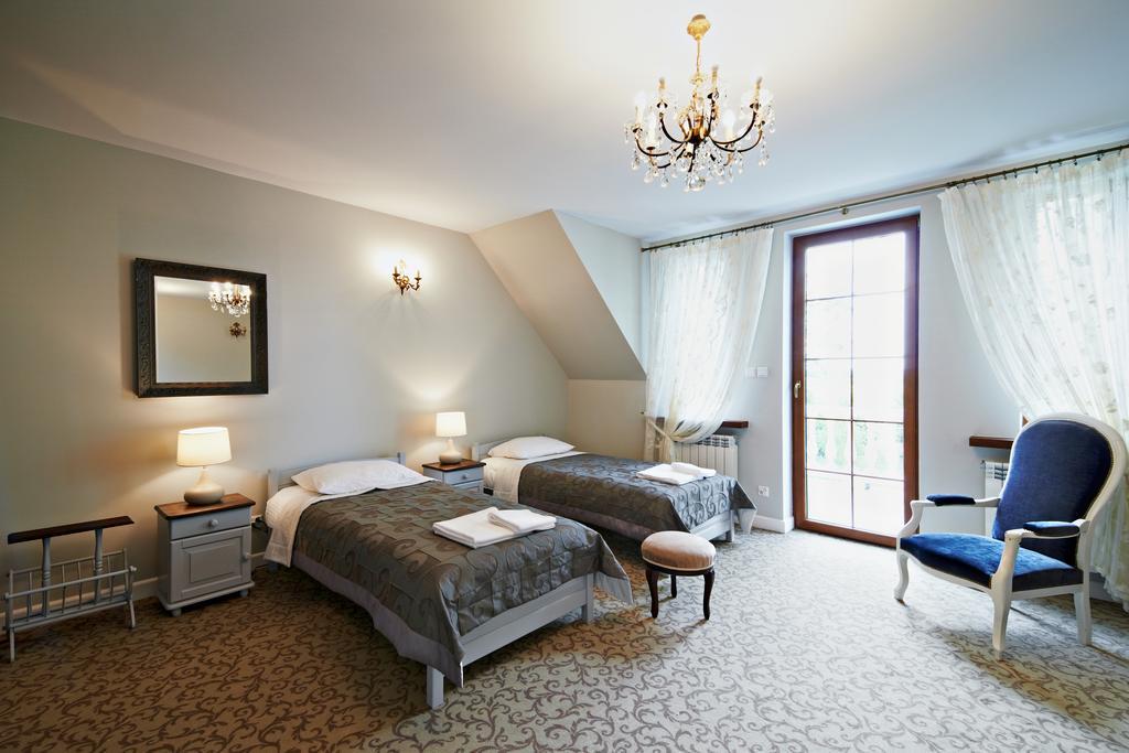 Dwor Osmolice Bed & Breakfast Bialki Dolne ภายนอก รูปภาพ