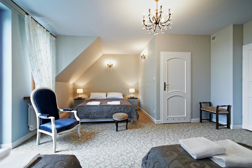 Dwor Osmolice Bed & Breakfast Bialki Dolne ภายนอก รูปภาพ