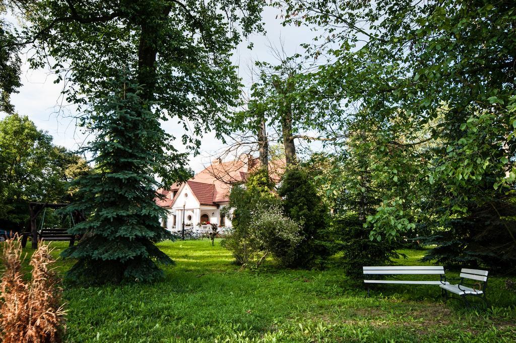 Dwor Osmolice Bed & Breakfast Bialki Dolne ภายนอก รูปภาพ