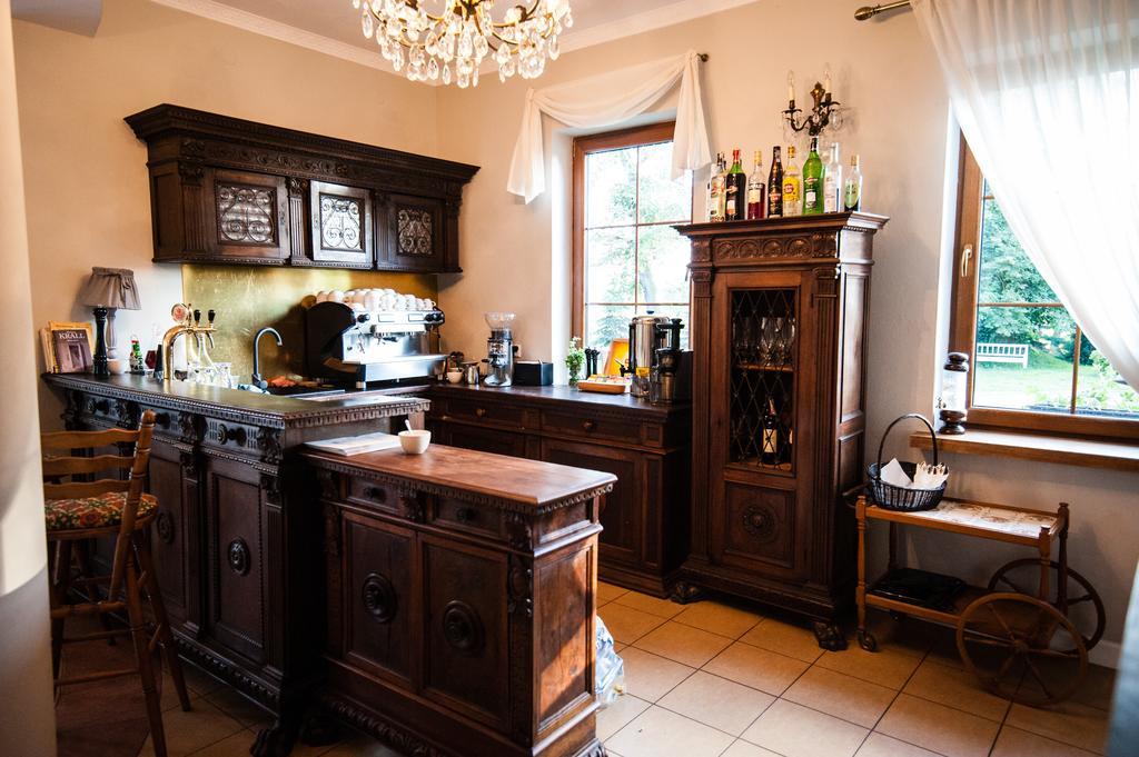 Dwor Osmolice Bed & Breakfast Bialki Dolne ภายนอก รูปภาพ