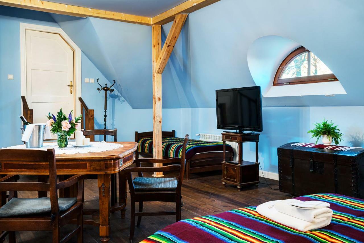 Dwor Osmolice Bed & Breakfast Bialki Dolne ภายนอก รูปภาพ