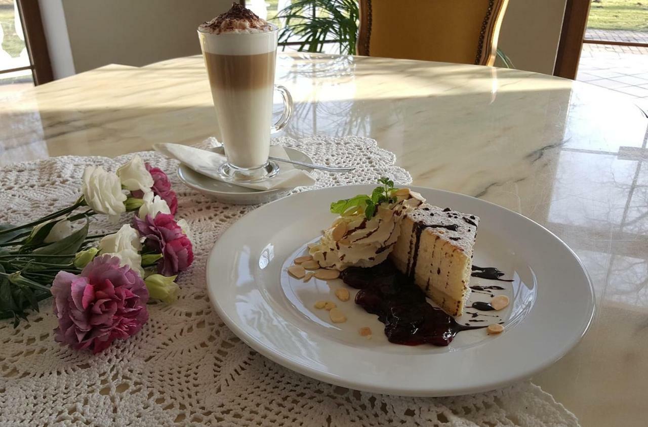 Dwor Osmolice Bed & Breakfast Bialki Dolne ภายนอก รูปภาพ